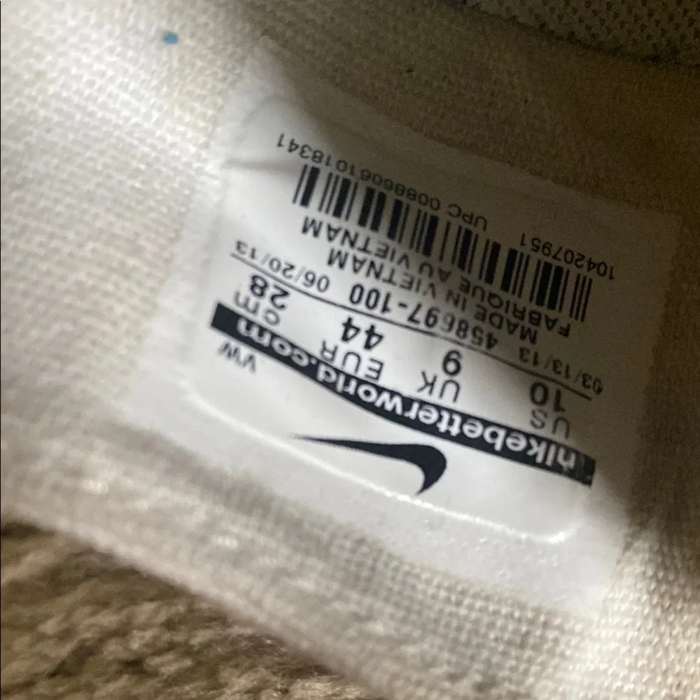 Nike White and Blue Women's Sneakers - Picture 7 of 9